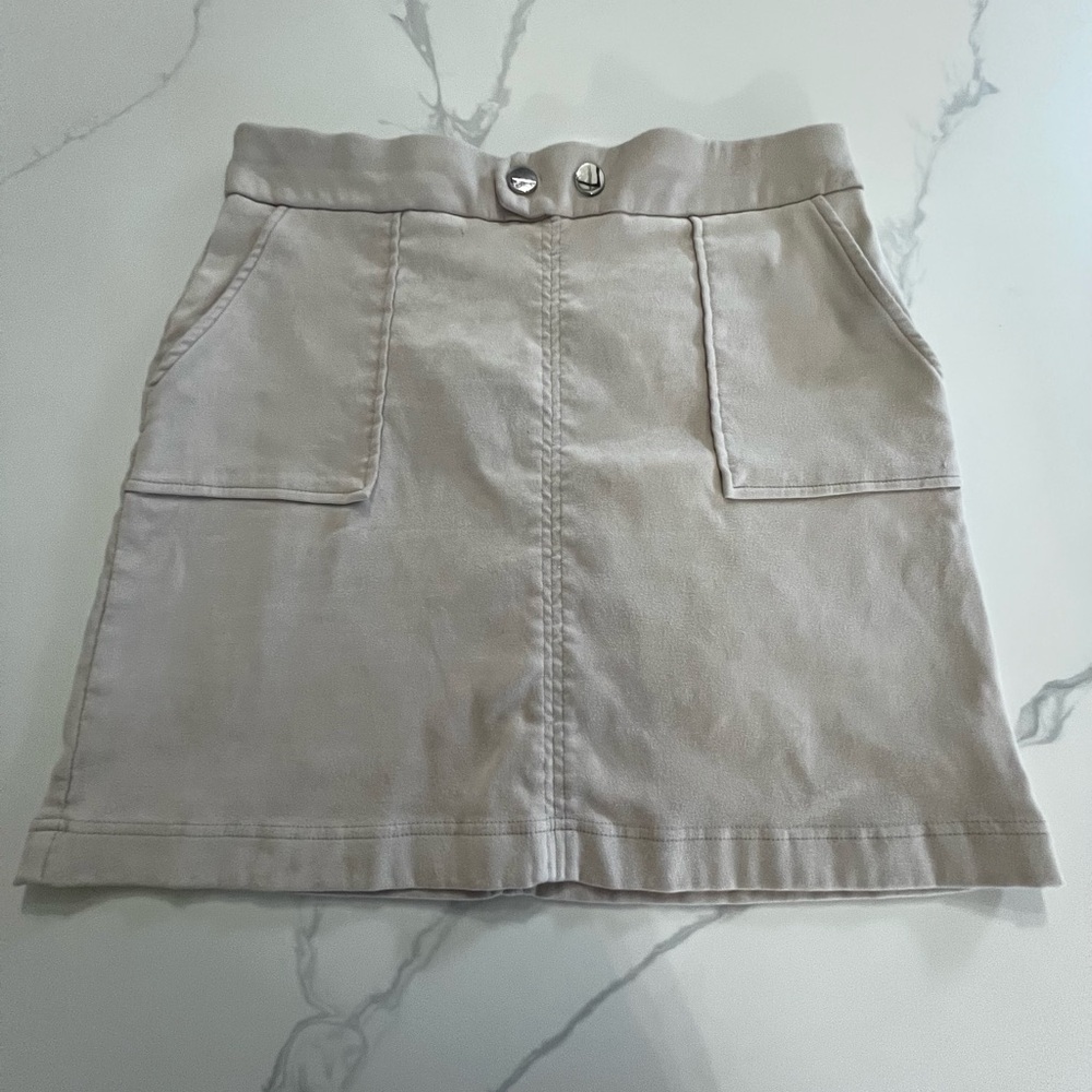 EUC - INC International Concepts Faux Suede Mini Skirt Size L Sierra Sand